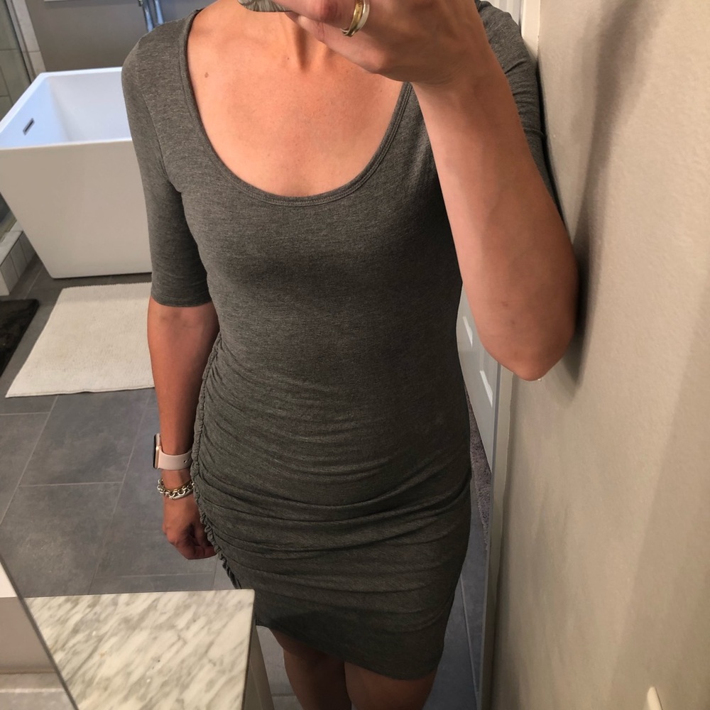 BR scoop T-shirt dress w/ruching in grey sz S